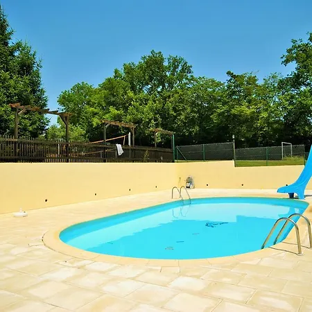 Chalet C1 * Saint-Fargeau-Ponthierry