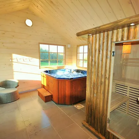 Chalet C1 * Saint-Fargeau-Ponthierry